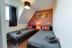 3 Bedroom Home l Free Parking l 5 Guests l Contractor Stays l Family Stays I